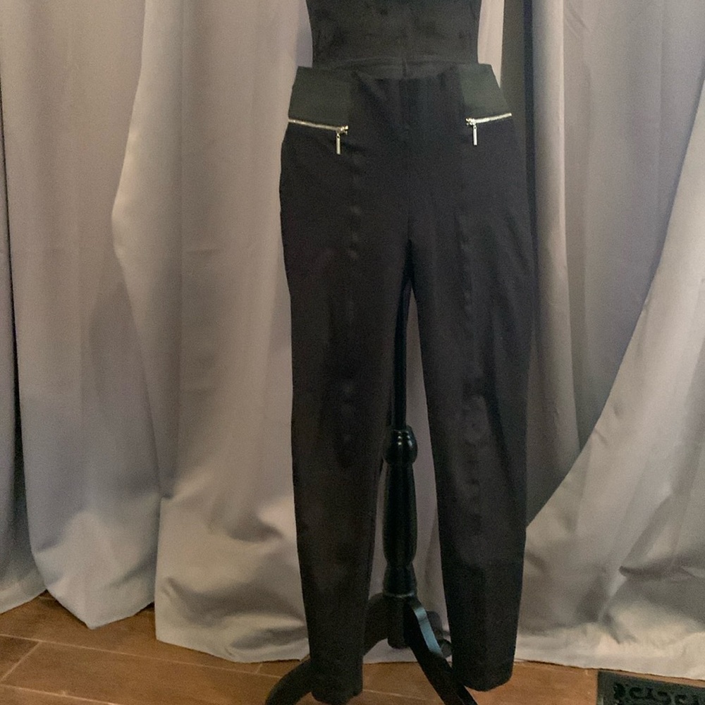 CI SONO black legging pants are super stretchy w/wide elastic band at waist.